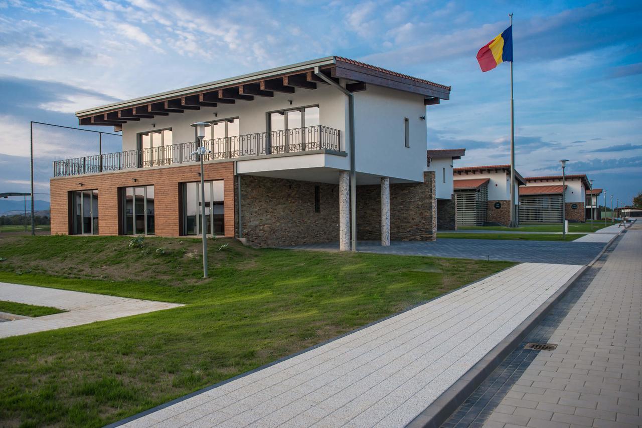 Theodora Golf Club Hotel Alba Iulia Ngoại thất bức ảnh