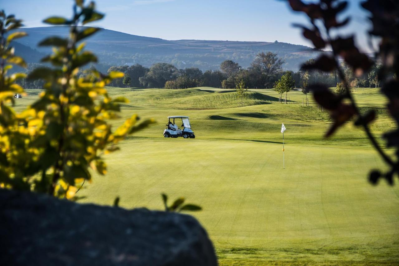 Theodora Golf Club Hotel Alba Iulia Ngoại thất bức ảnh